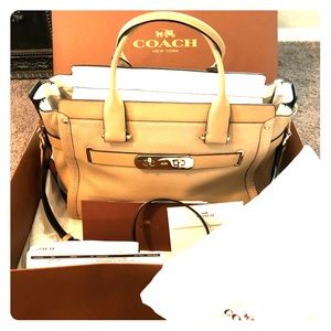 Coach Swagger 37 bag crossbody